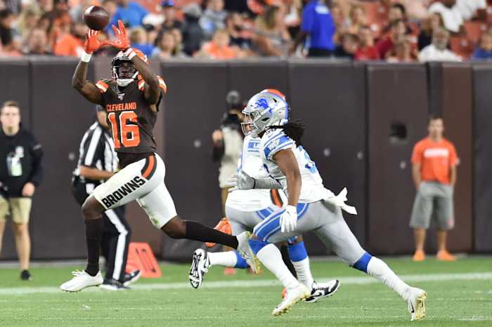 Browns wide receiver Ishmael Hyman (16) makes a catch as Lions defensive back Mike Ford (38) defends during the second half at FirstEnergy Stadium in Cleveland, Aug. 29, 2019.